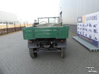 Oldtimers Mercedes Benz Unimog 411