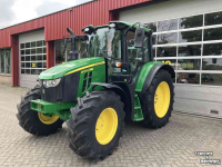 Schlepper / Traktor John Deere 6090M