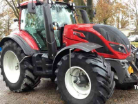Schlepper / Traktor Valtra T234A Tractor