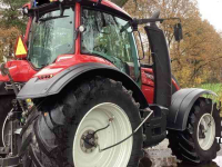 Schlepper / Traktor Valtra T234A Tractor