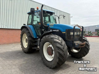 Schlepper / Traktor New Holland 8360