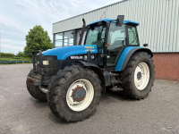 Schlepper / Traktor New Holland 8360