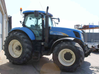 Schlepper / Traktor New Holland T7050 Autocommand vario trekker continu variabele transmissie (CVT) tractor TVT