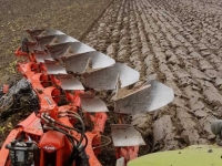 Pflüge Kuhn Vari Master 6 Onland Eco