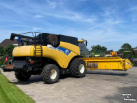 Mähdrescher New Holland CR 980 Combine + Maaibord