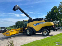 Mähdrescher New Holland CR 980 Combine + Maaibord