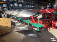 Pflüge Kverneland 3300 S vario met steenbeveiliging  150 ha geploegd