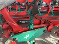 Pflüge Kverneland 3300 S vario met steenbeveiliging  150 ha geploegd