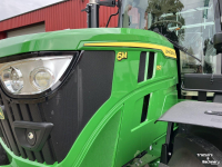 Schlepper / Traktor John Deere 6M 150
