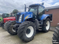Schlepper / Traktor New Holland T8040