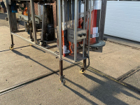 Sonstiges Förderanlagen und Material-Handling-Ausrüstungen  Folieverpakker met clipper 3600X1000 Gillenkirch folie rol verpakkingsmachine verpakker PE verpackungsmachine