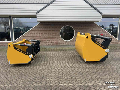 Selbstladender Futterverteilgeräte Mammut SB 195 M & SC 195 H