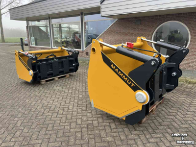 Selbstladender Futterverteilgeräte Mammut SB 195 M & SC 195 H
