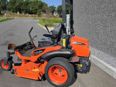 Aufsitzrasenmäher Kubota ZD1211