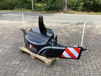 Schlepper / Traktor  800 kg