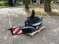Schlepper / Traktor  800 kg