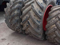 Räder, Reifen, Felgen & Distanzringe BKT 900/50R42 710/55R30