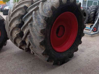 Räder, Reifen, Felgen & Distanzringe BKT 900/50R42 710/55R30