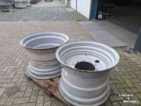 Räder, Reifen, Felgen & Distanzringe Massey Ferguson Velgen 28X20 Inch
