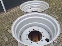 Räder, Reifen, Felgen & Distanzringe Massey Ferguson Velgen 28X20 Inch