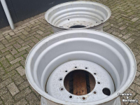 Räder, Reifen, Felgen & Distanzringe Massey Ferguson VELGEN 28X20 INCH