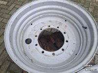 Räder, Reifen, Felgen & Distanzringe Massey Ferguson VELGEN 28X20 INCH