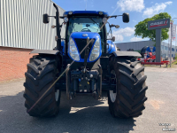 Schlepper / Traktor New Holland 270 AC