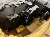 Radlader Case Complete Powershift versnellingsbak ZF voor Case CE 821E, 921E  New Holland W190B, W190BLR, W190B E.I.