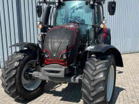 Schlepper / Traktor Valtra N121