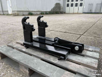 Sonstiges Anbauteile und Zubehör  Heftruckbok driepunt adapter werktuigbok vanghaken