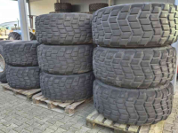 Räder, Reifen, Felgen & Distanzringe Michelin 525/65R20.5 Michelin XS op 10 gaats velg 20.5R20.5