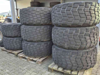 Räder, Reifen, Felgen & Distanzringe Michelin 525/65R20.5 Michelin XS op 10 gaats velg 20.5R20.5