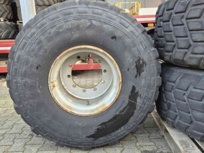 Räder, Reifen, Felgen & Distanzringe Michelin 525/65R20.5 Michelin XS op 10 gaats velg 20.5R20.5