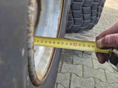 Räder, Reifen, Felgen & Distanzringe Michelin 525/65R20.5 Michelin XS op 10 gaats velg 20.5R20.5