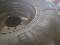 Räder, Reifen, Felgen & Distanzringe Michelin 600/70R30 + 710/70R42