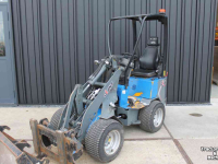 Radlader Giant D204SW minishovel wiellader puinriek en palletvork