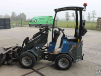 Radlader Giant D204SW minishovel wiellader puinriek en palletvork