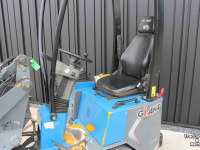Radlader Giant D204SW minishovel wiellader puinriek en palletvork