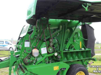 Pressen John Deere 990