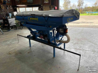 Drillmaschine Pneusej  FT1 zaaitank 1100 liter hydr