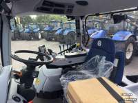 Schlepper / Traktor New Holland T6.145