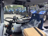 Schlepper / Traktor New Holland T6.145