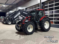 Schlepper / Traktor Valtra N134 Hitech met FH+PTO en voorlader!