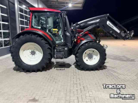 Schlepper / Traktor Valtra N134 Hitech met FH+PTO en voorlader!