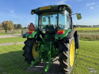 Schlepper / Traktor John Deere 5820