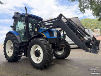 Schlepper / Traktor New Holland TS100A