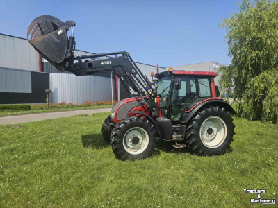 Schlepper / Traktor Valtra N111