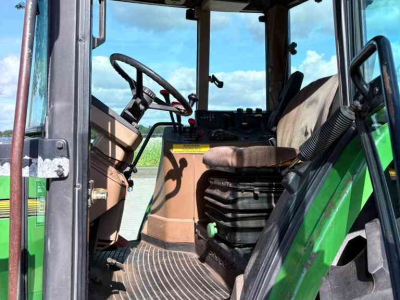 Schlepper / Traktor John Deere 6100