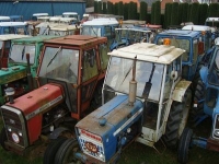 Schlepper / Traktoren Massey Ferguson 133 - 135 - 155 - 158 - 165 - 188 - 245 - 250 - 255 - 265 - 285