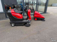 Kehr- und Kehrsaugmaschinen M-Sweep Veegmachines